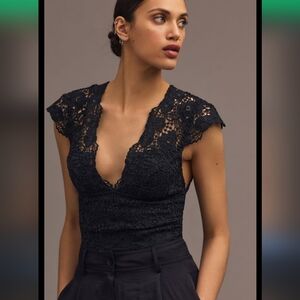 The Alandra Cap-sleeve lace bodysuit Anthro szM